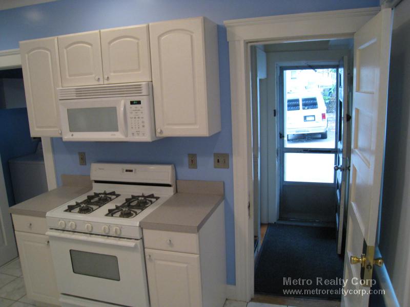 3 bed, 1 bath apartment for rent at 18 Bigelow St Unit 1, Brighton — photo 10 of 15