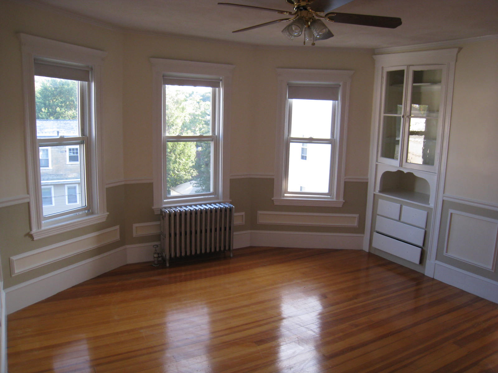3 bed, 1 bath apartment for rent at 18 Bigelow St Unit 3, Brighton