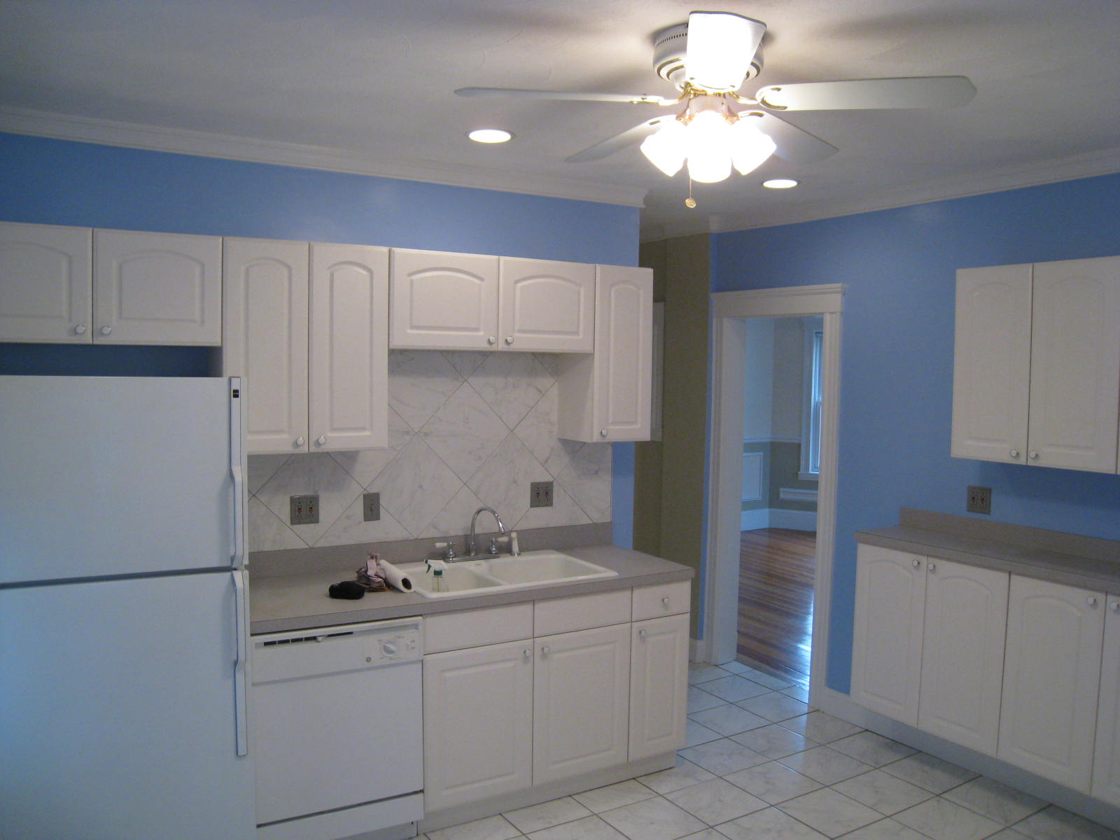 3 bed, 1 bath apartment for rent at 18 Bigelow St Unit 3, Brighton — photo 4 of 13