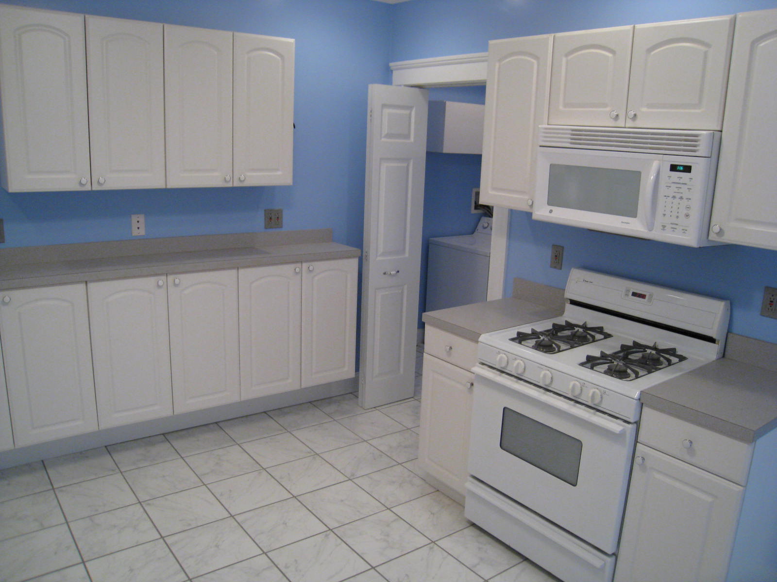 3 bed, 1 bath apartment for rent at 18 Bigelow St Unit 3, Brighton — photo 5 of 13