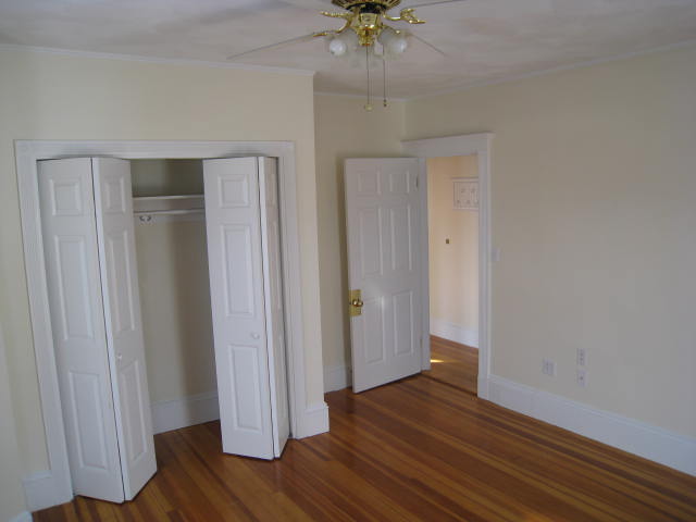 3 bed, 1 bath apartment for rent at 18 Bigelow St Unit 3, Brighton — photo 8 of 13