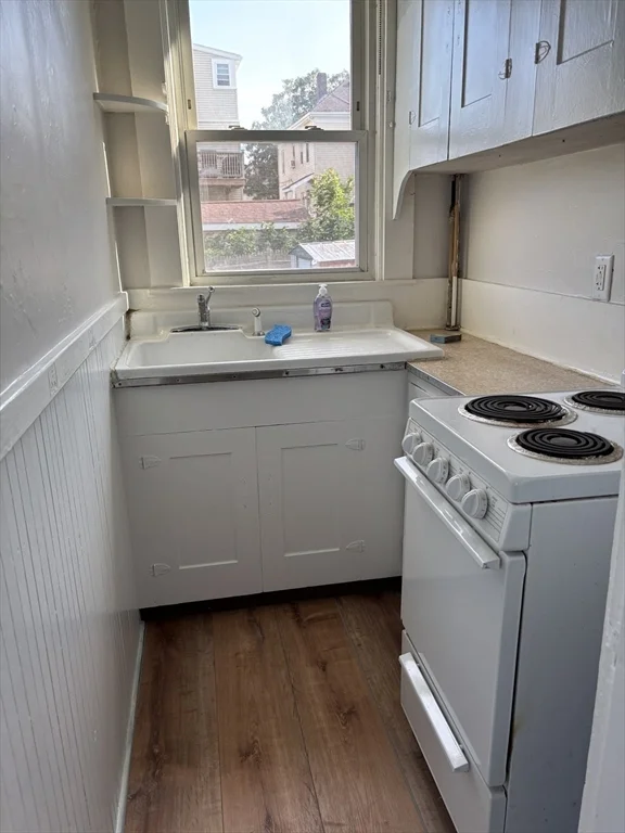 3 bed, 1 bath apartment for rent at 18 Bliss St Unit 1, Braintree Highlands — photo 2 of 6
