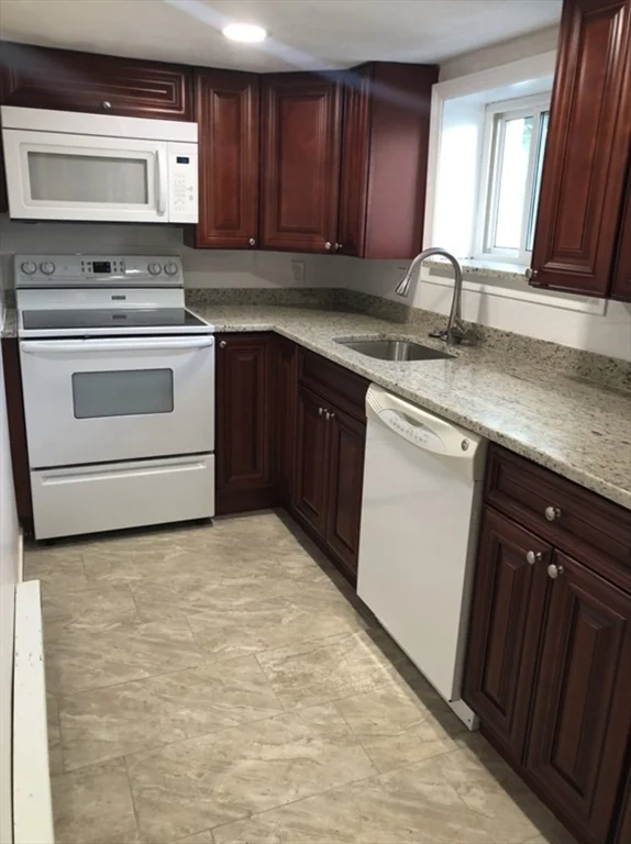 1 bed, 1 bath apartment for rent at 18 Boston St Unit Bottom, Middleton — photo 2 of 7