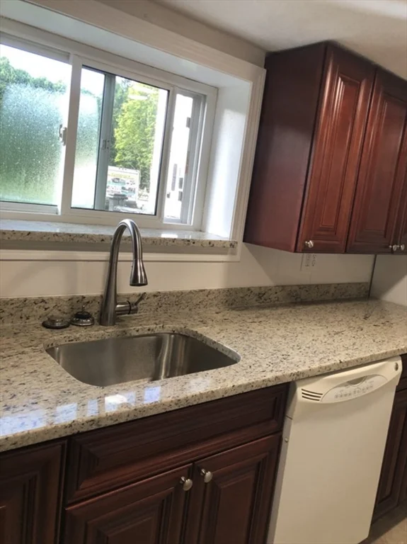 1 bed, 1 bath apartment for rent at 18 Boston St Unit Bottom, Middleton