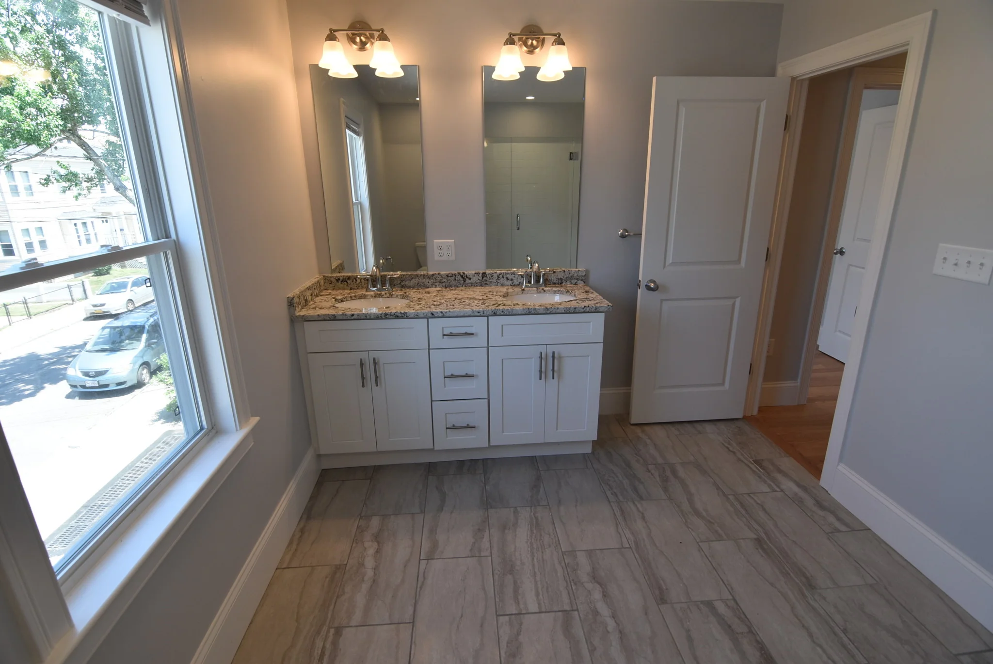 5 bed, 3 bath apartment for rent at 18 Bothwell Unit 1, Brighton — photo 3 of 15