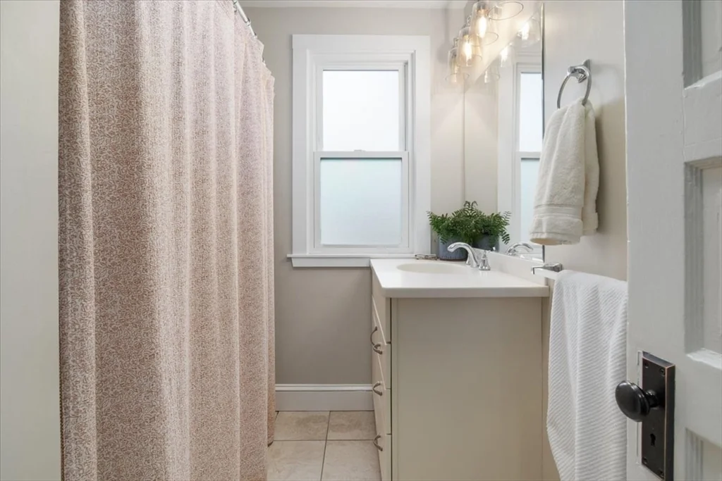 3 bed, 1 bath apartment for rent at 18 Bradfield Ave Unit 2, Roslindale — photo 21 of 41