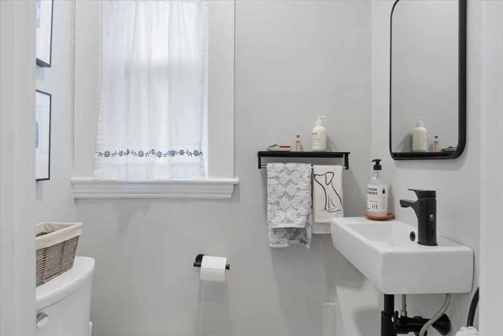 3 bed, 1 bath apartment for rent at 18 Bradfield Ave Unit 2, Roslindale — photo 18 of 41