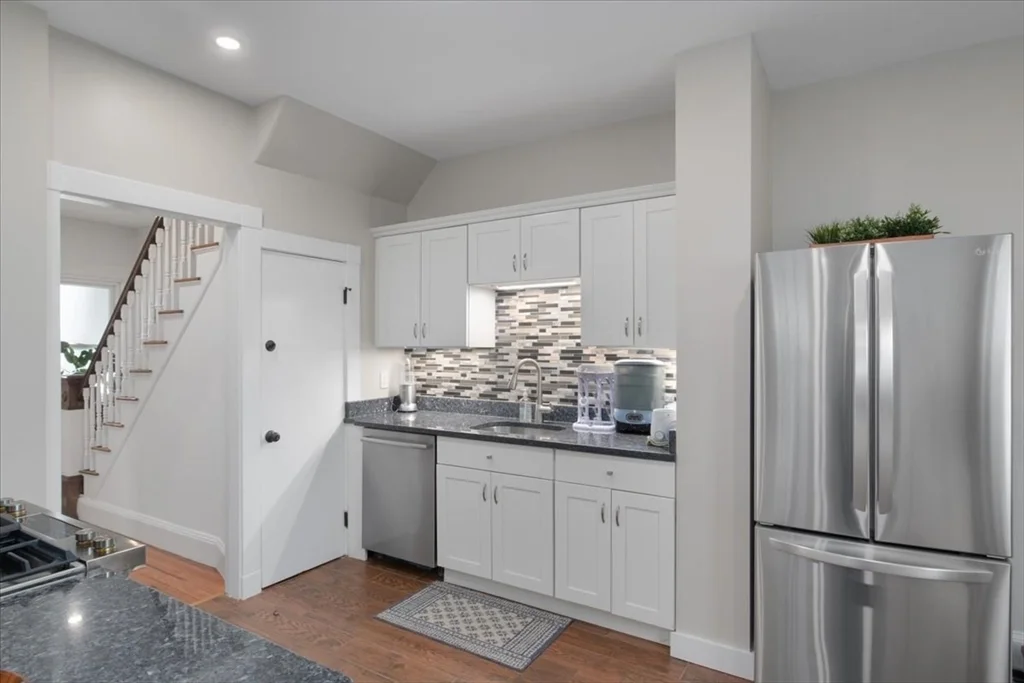 3 bed, 1 bath apartment for rent at 18 Bradfield Ave Unit 2, Roslindale — photo 14 of 41