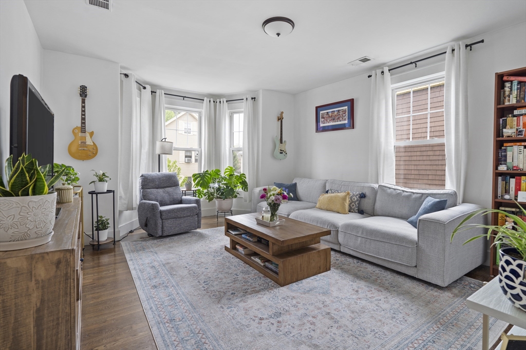 1 bed, 1 bath apartment for rent at 18 Brent St Unit 2, Dorchester — photo 1 of 8