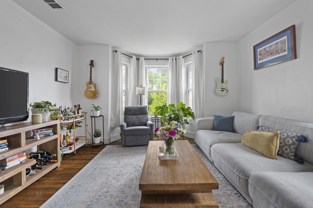 1 bed, 1 bath apartment for rent at 18 Brent St Unit 2, Dorchester — photo 2 of 8
