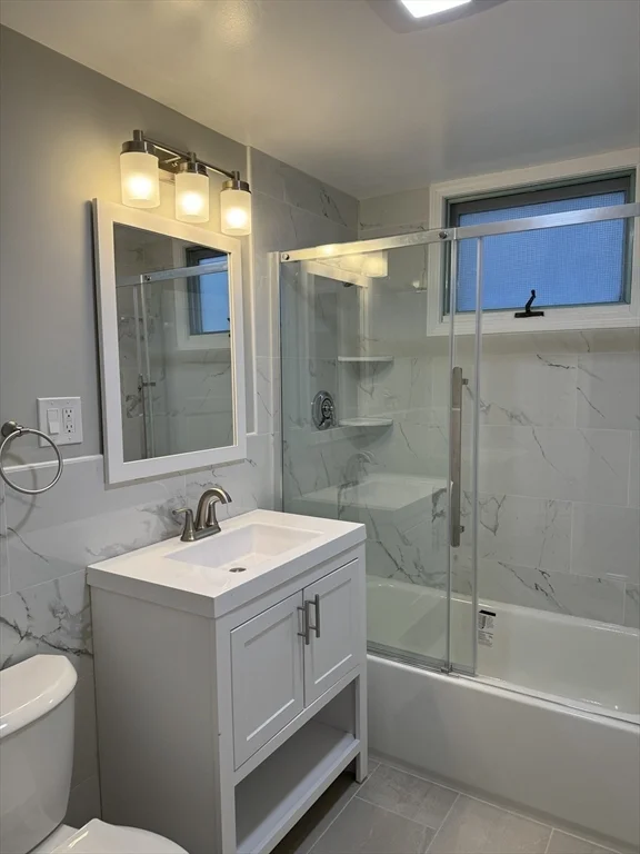 5 bed, 2 bath apartment for rent at 18 Bromfield Rd Unit 2, Tufts — photo 4 of 24