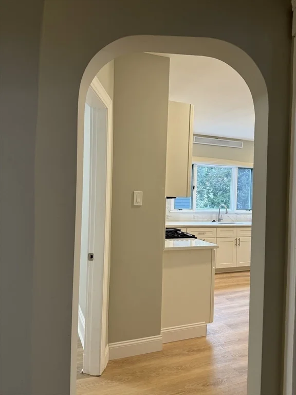 5 bed, 2 bath apartment for rent at 18 Bromfield Rd Unit 2, Tufts — photo 12 of 24