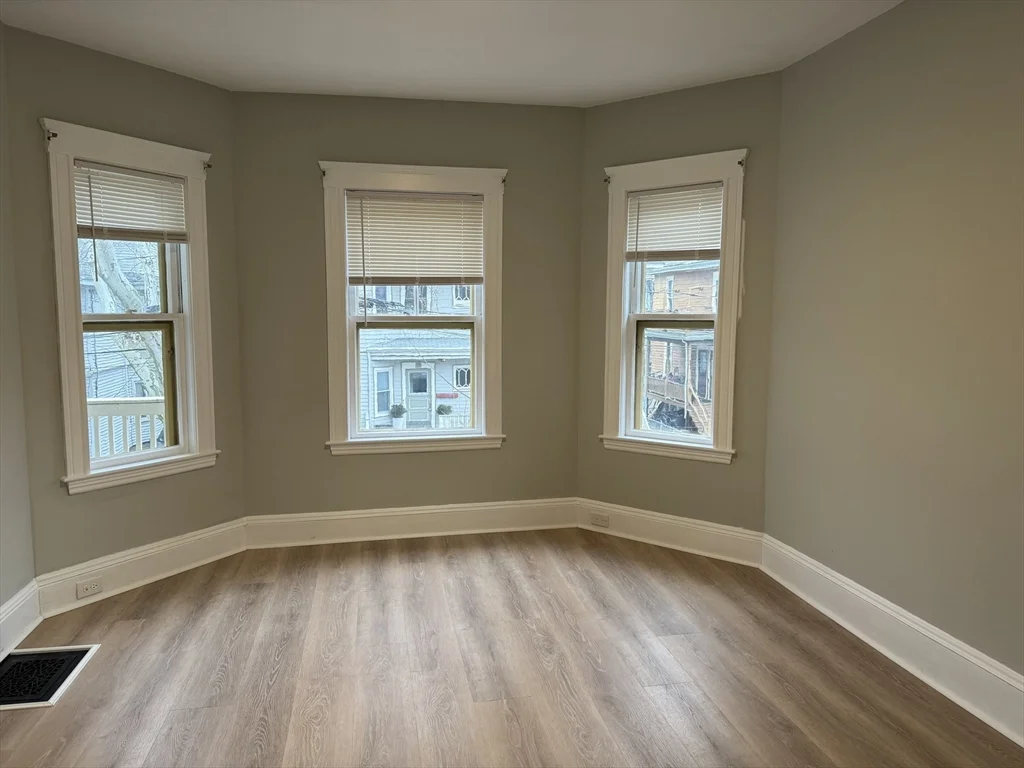 5 bed, 2 bath apartment for rent at 18 Bromfield Rd Unit 2, Tufts — photo 18 of 24