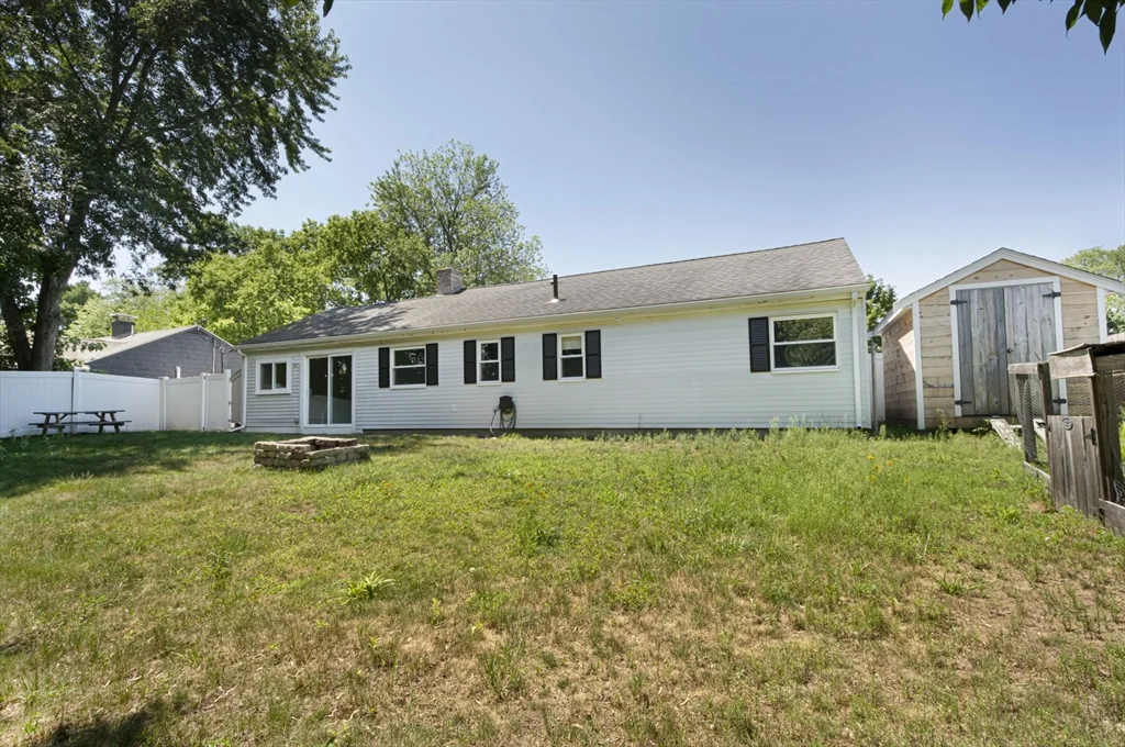 3 bed, 1 bath apartment for rent at 18 Brookfield Ter Unit 0, Framingham — photo 5 of 21