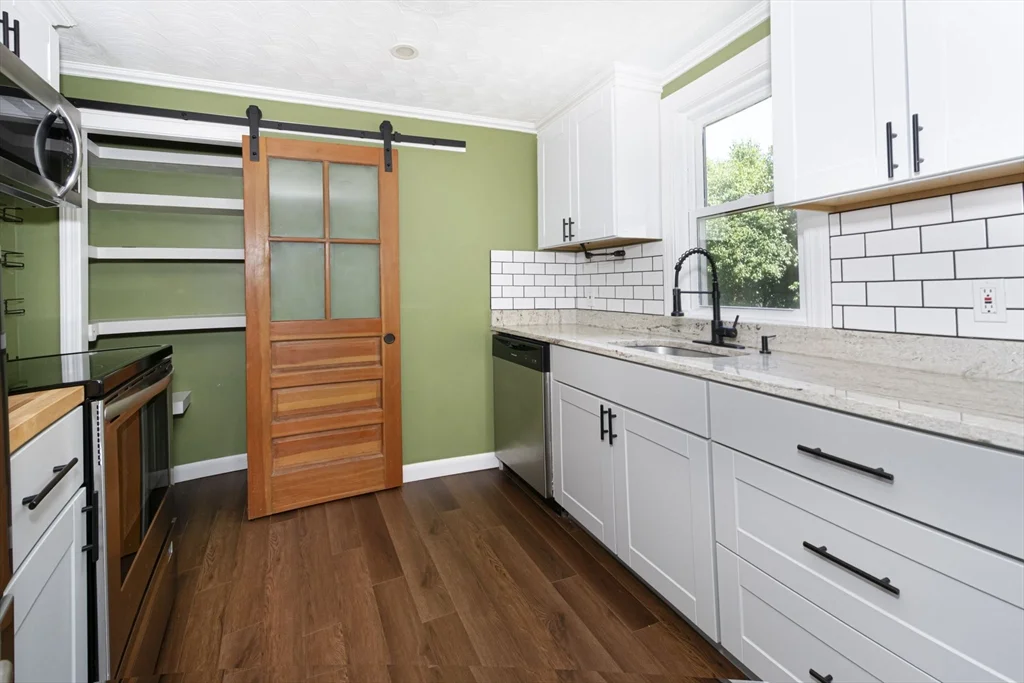 3 bed, 1 bath apartment for rent at 18 Brookfield Ter Unit 0, Framingham — photo 14 of 21