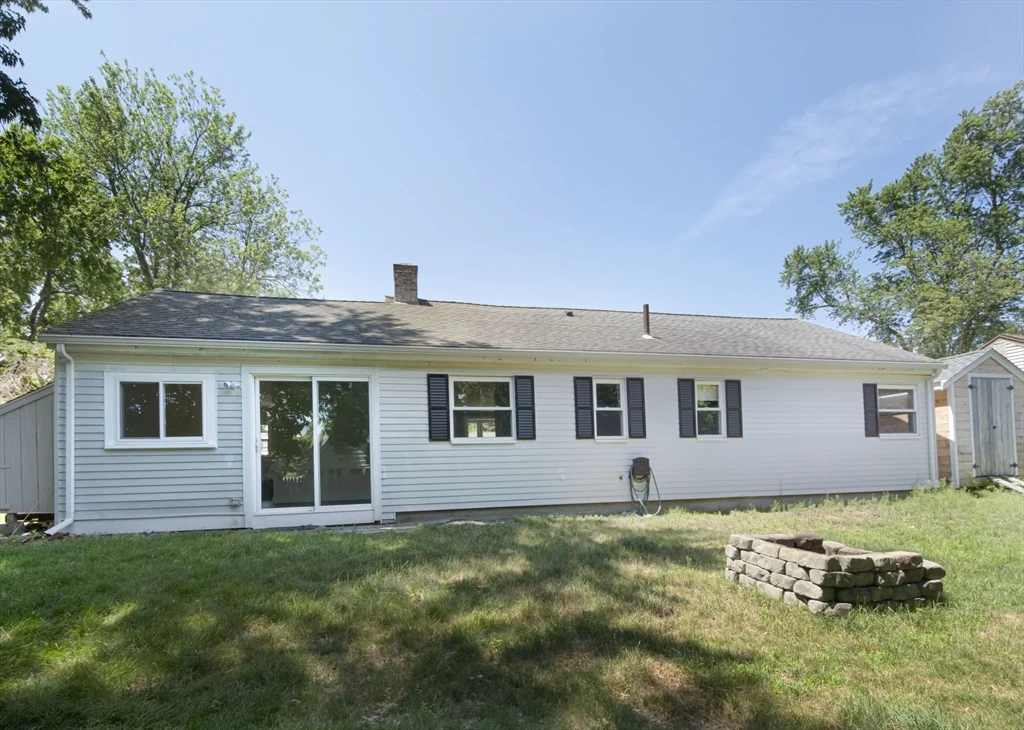 3 bed, 1 bath apartment for rent at 18 Brookfield Ter Unit 0, Framingham — photo 6 of 21
