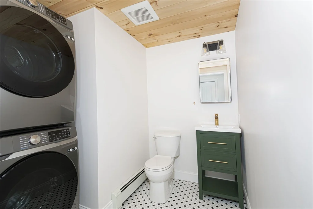 3 bed, 1 bath apartment for rent at 18 Brookfield Ter Unit 0, Framingham — photo 10 of 21