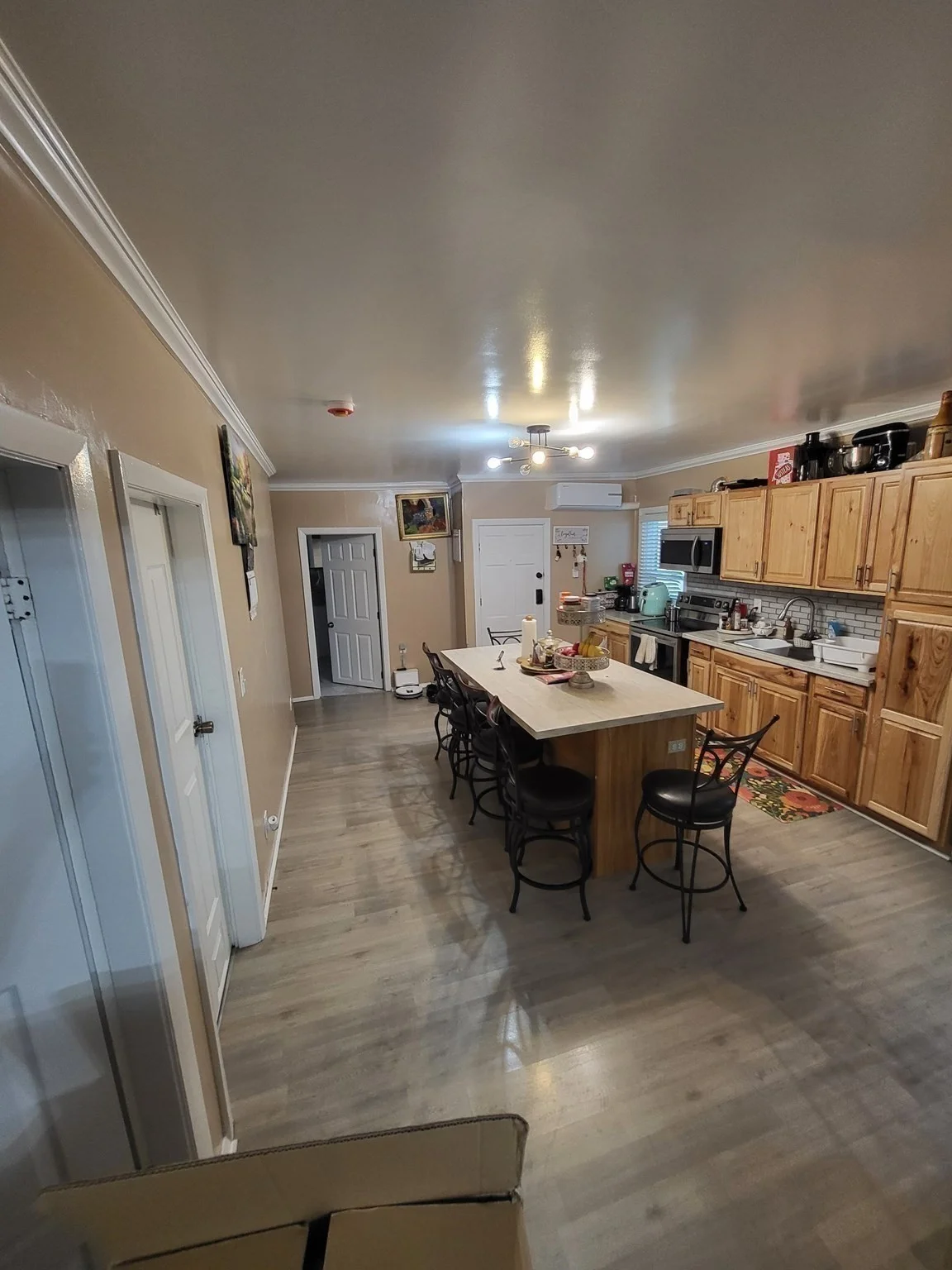 3 bed, 1 bath apartment for rent at 18 Bullard St Unit 1, New Bedford — photo 2 of 12