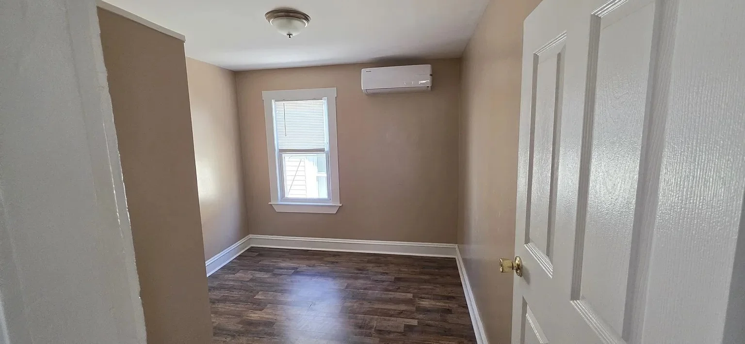 3 bed, 1 bath apartment for rent at 18 Bullard St Unit 1, New Bedford — photo 9 of 12