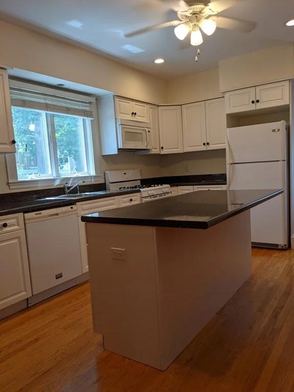 2 bed, 1 bath apartment for rent at 18 Burton St Unit 1, Brighton — photo 2 of 8