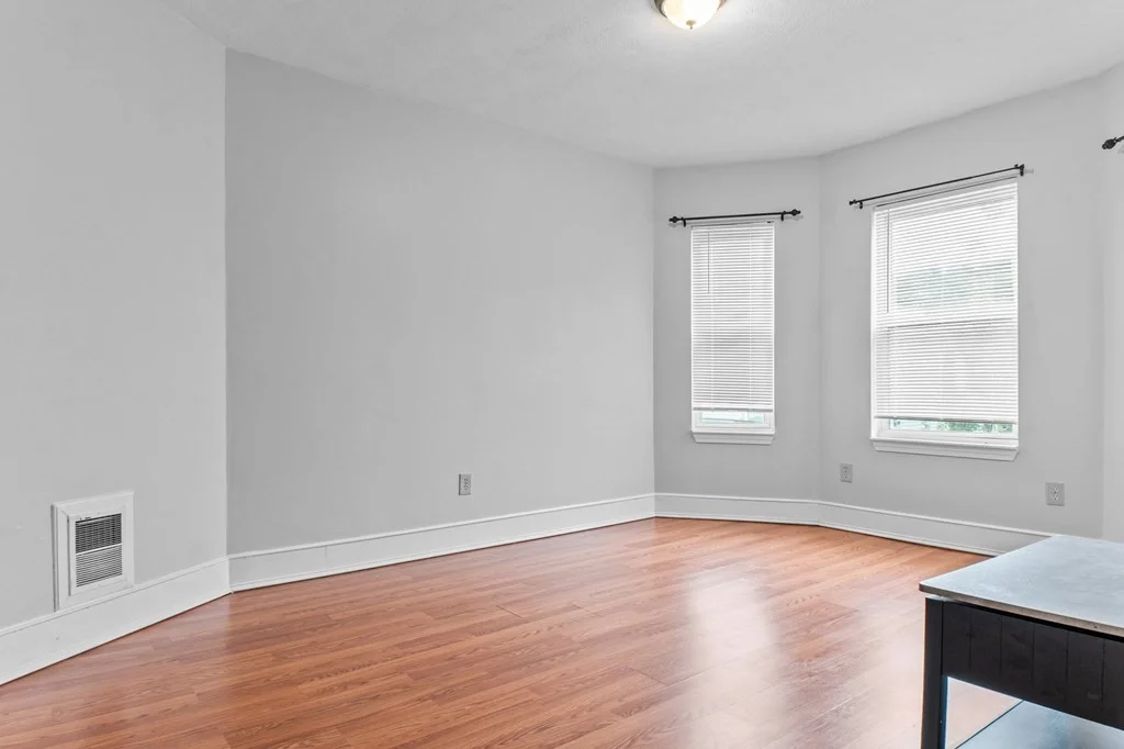 3 bed, 1 bath apartment for rent at 18 Cameron St Unit 3, Dorchester — photo 4 of 27