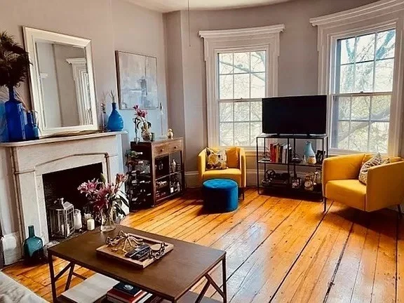 2 bed, 1 bath apartment for rent at 18 Cedar St Unit 3, Charlestown