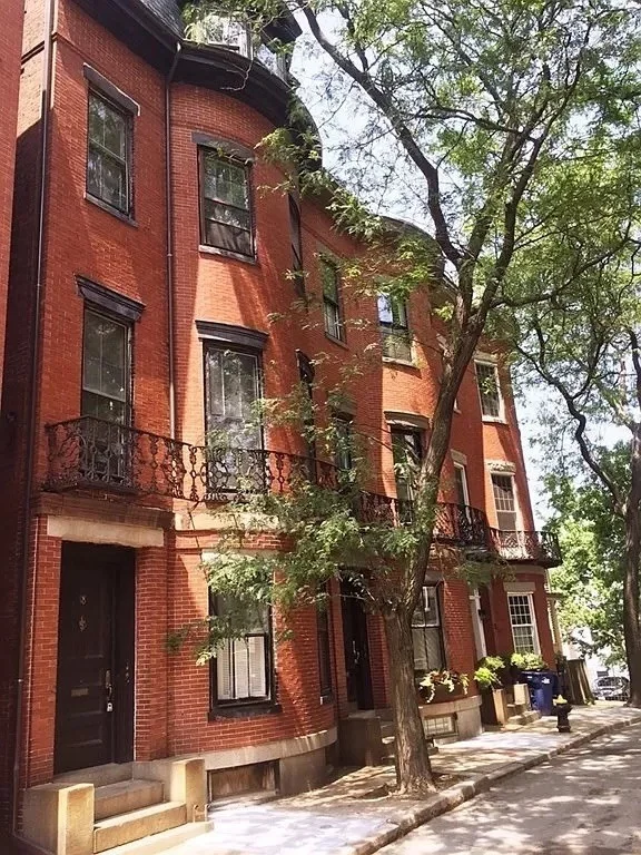 2 bed, 1 bath apartment for rent at 18 Cedar St Unit 3, Charlestown — photo 9 of 10