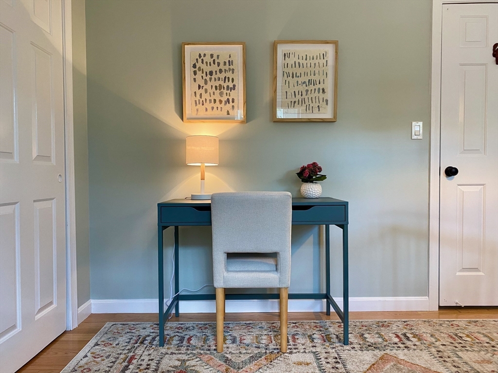 2 bed, 1 bath apartment for rent at 18 Central St Unit 3, Marblehead — photo 7 of 10