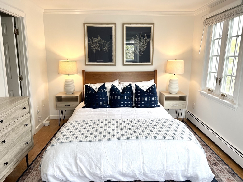 2 bed, 1 bath apartment for rent at 18 Central St Unit 3, Marblehead — photo 4 of 10