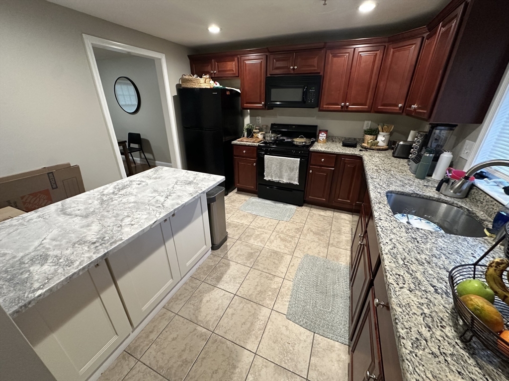 3 bed, 1 bath apartment for rent at 18 Charles St Unit 3, Weymouth — photo 3 of 11