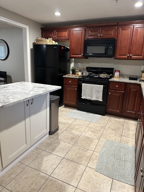 3 bed, 1 bath apartment for rent at 18 Charles St Unit 3, Weymouth — photo 4 of 11