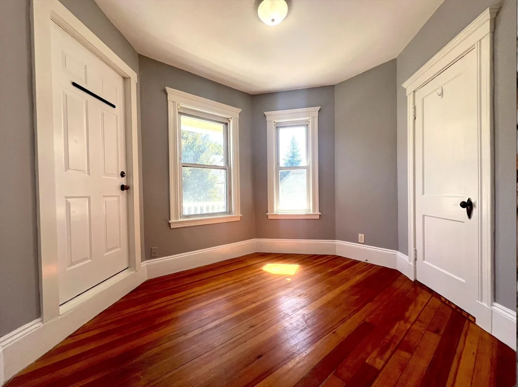 4 bed, 2 bath apartment for rent at 18 Chase St Unit 2, Dorchester — photo 4 of 10