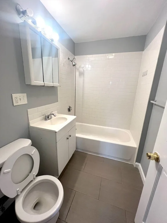 4 bed, 2 bath apartment for rent at 18 Chase St Unit 2, Dorchester — photo 9 of 10
