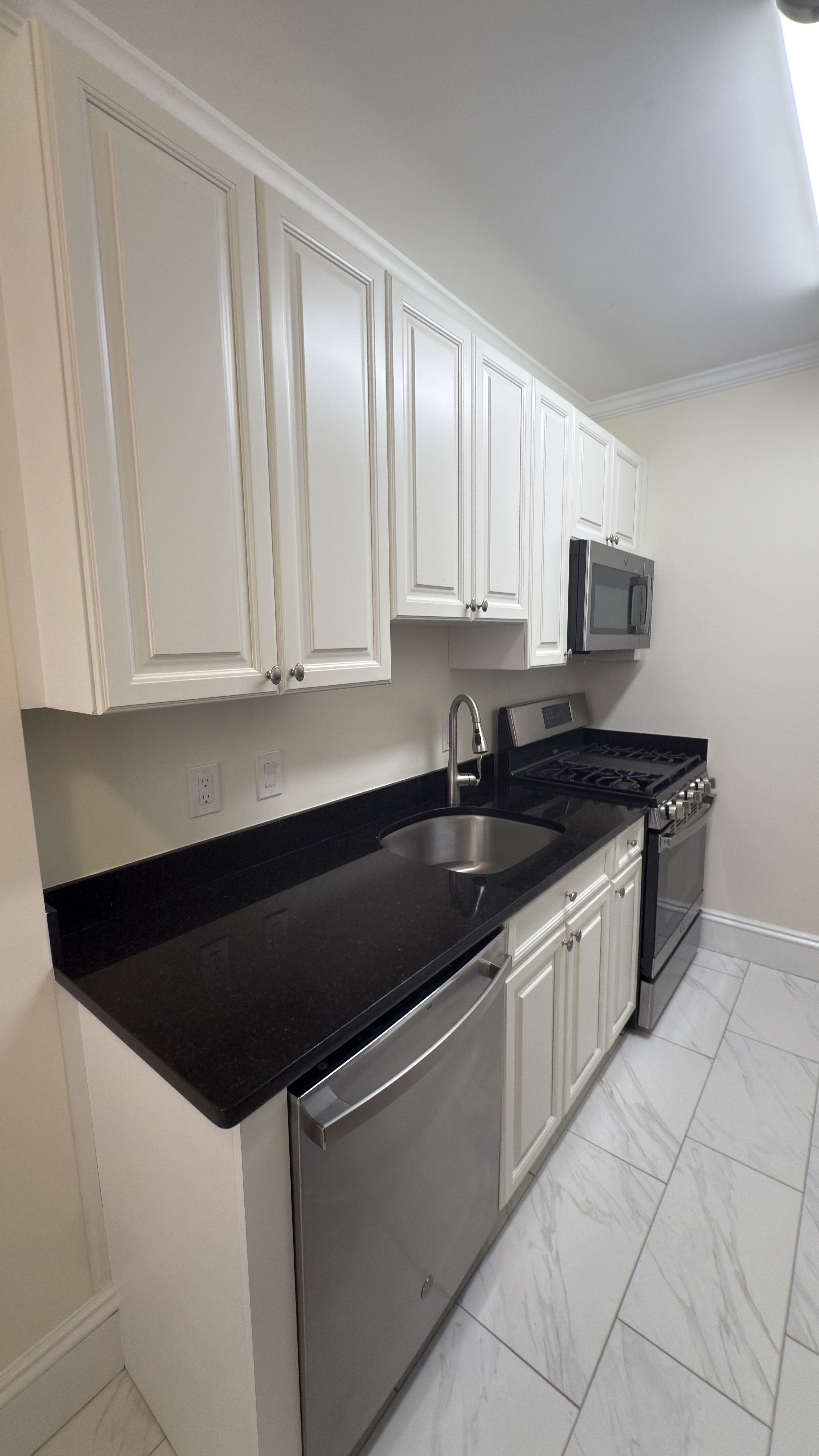 Studio bed, 1 bath apartment for rent at 18 Chauncy St Unit 07, Neighborhood Nine — photo 3 of 14