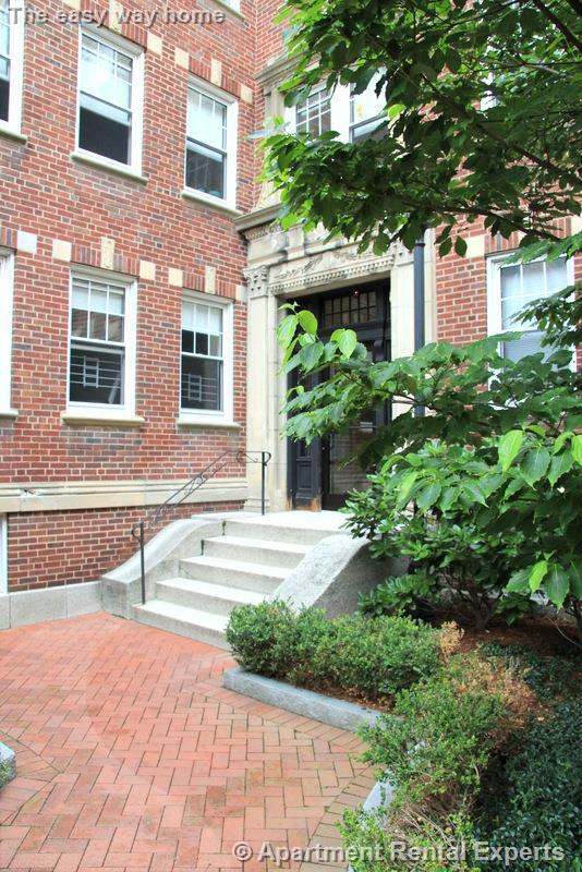 1 bed, 1 bath apartment for rent at 18 Chauncy St Unit B, Harvard Square — photo 1 of 18
