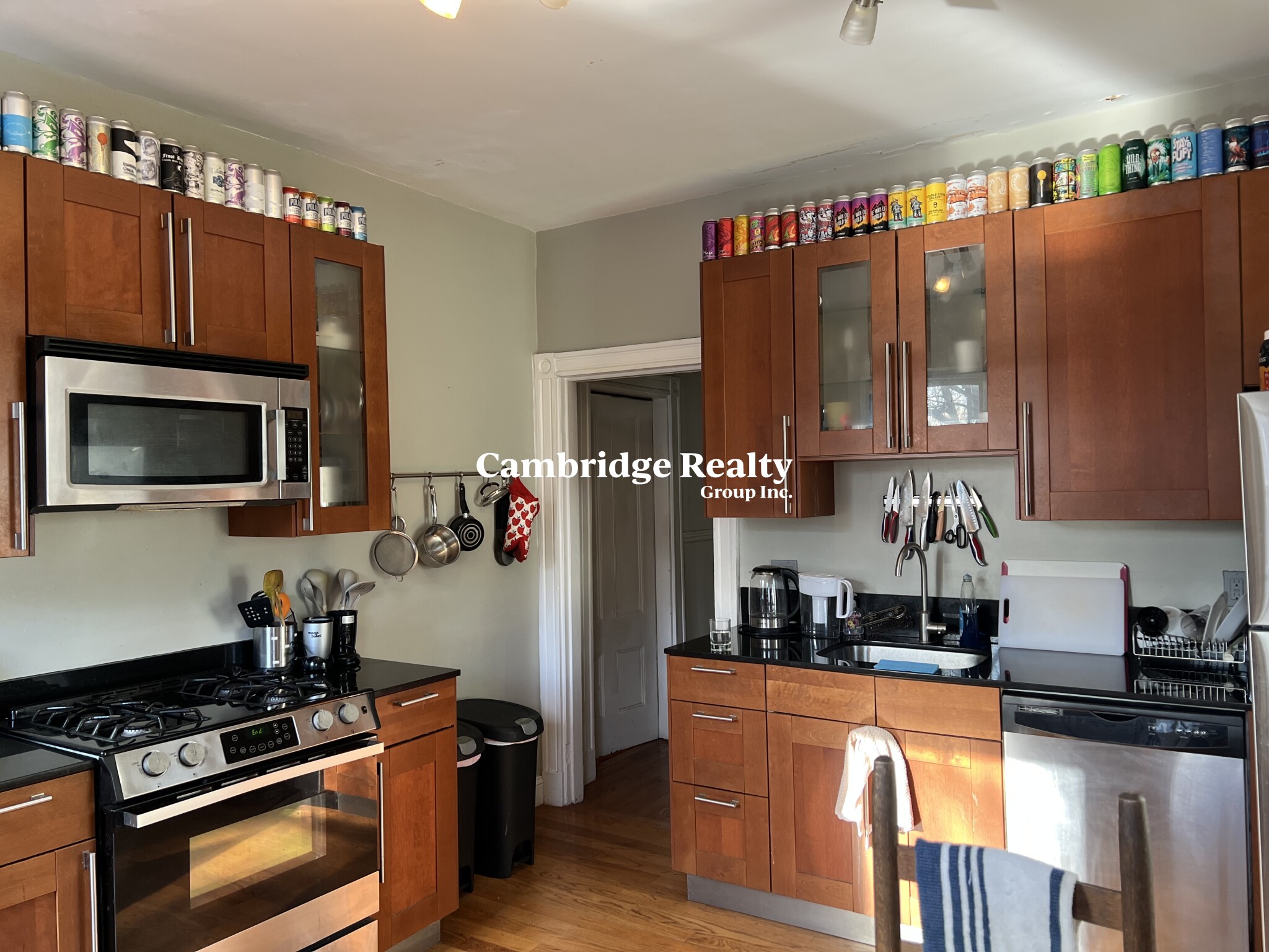 3 bed, 1 bath apartment for rent at 18 Clary St Unit 2T, Wellington-Harrington — photo 1 of 14
