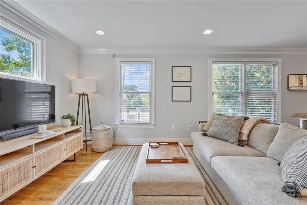 2 bed, 1 bath apartment for rent at 18 Claymont Ter Unit 18, Dorchester — photo 4 of 37