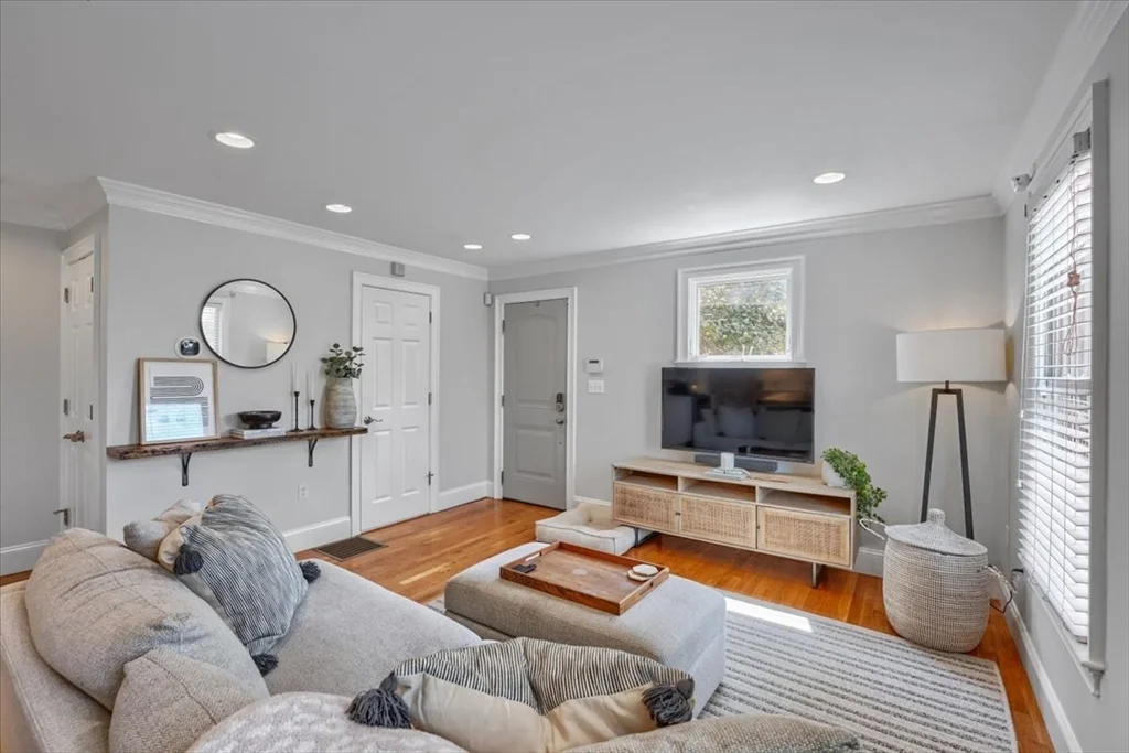 2 bed, 1 bath apartment for rent at 18 Claymont Ter Unit 18, Dorchester — photo 6 of 37