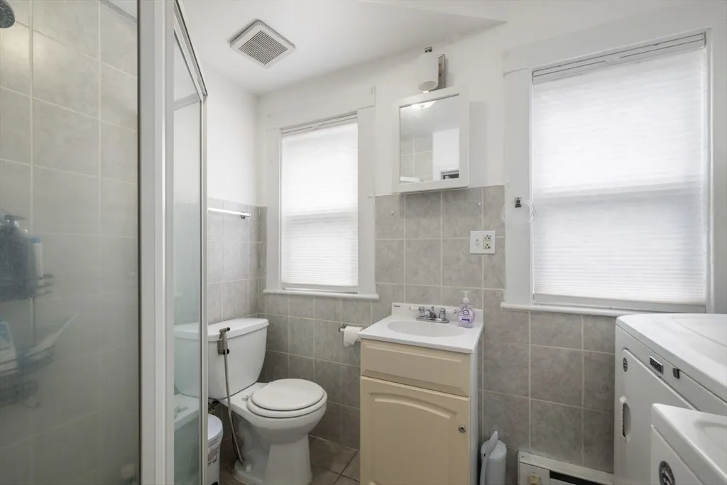 4 bed, 2.5 bath apartment for rent at 18 Claymoss Rd Unit 1, Brighton — photo 19 of 24
