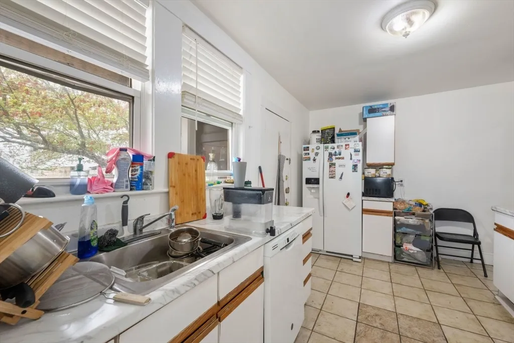 4 bed, 2.5 bath apartment for rent at 18 Claymoss Rd Unit 1, Brighton — photo 3 of 24