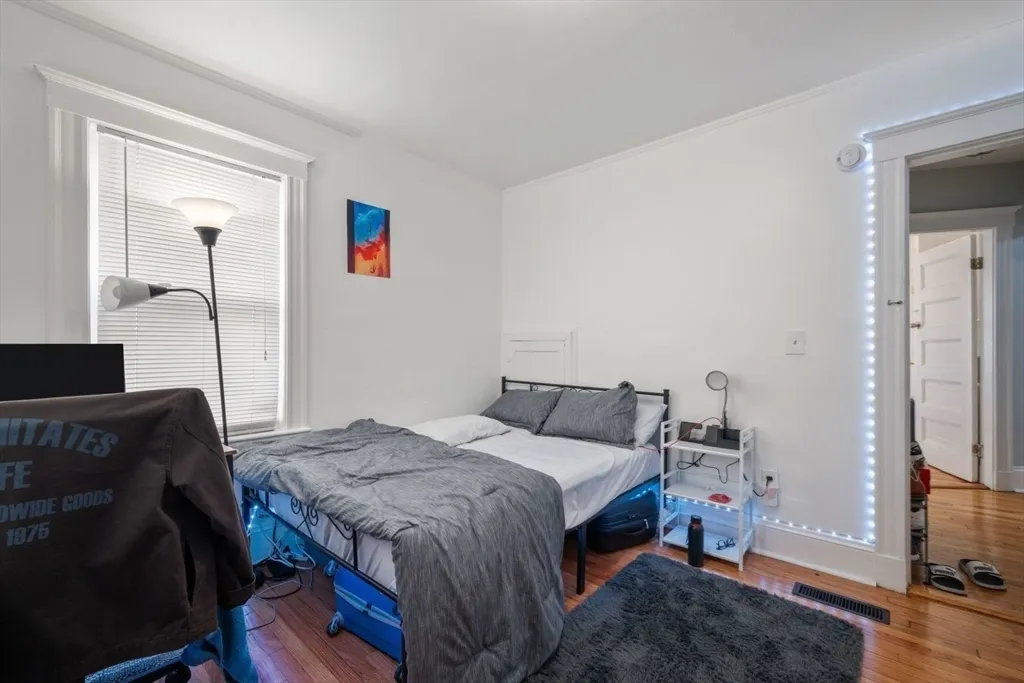 4 bed, 2.5 bath apartment for rent at 18 Claymoss Rd Unit 1, Brighton — photo 12 of 24
