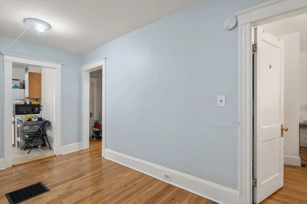 4 bed, 2.5 bath apartment for rent at 18 Claymoss Rd Unit 1, Brighton — photo 17 of 24