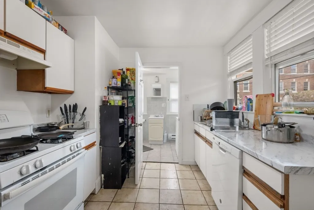 4 bed, 2.5 bath apartment for rent at 18 Claymoss Rd Unit 1, Brighton — photo 4 of 24
