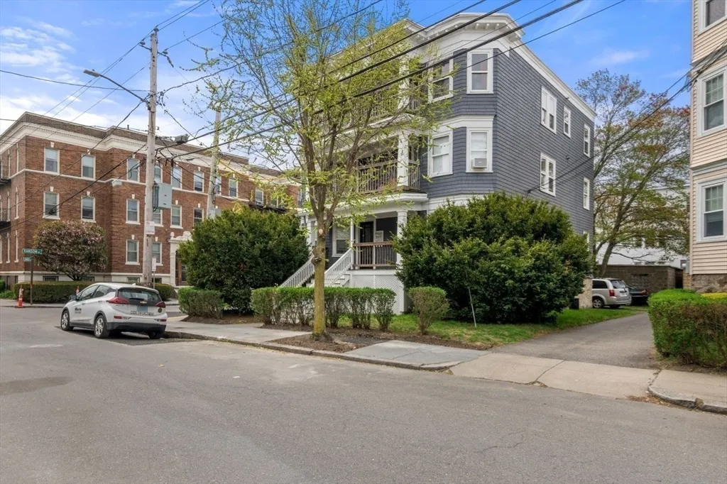 4 bed, 2.5 bath apartment for rent at 18 Claymoss Rd Unit 1, Brighton — photo 22 of 24