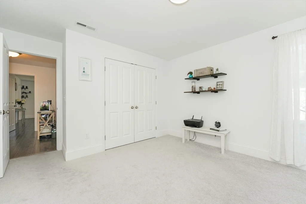 4 bed, 3 bath apartment for rent at 18 Cleary Cir Unit 18, Norfolk — photo 20 of 28