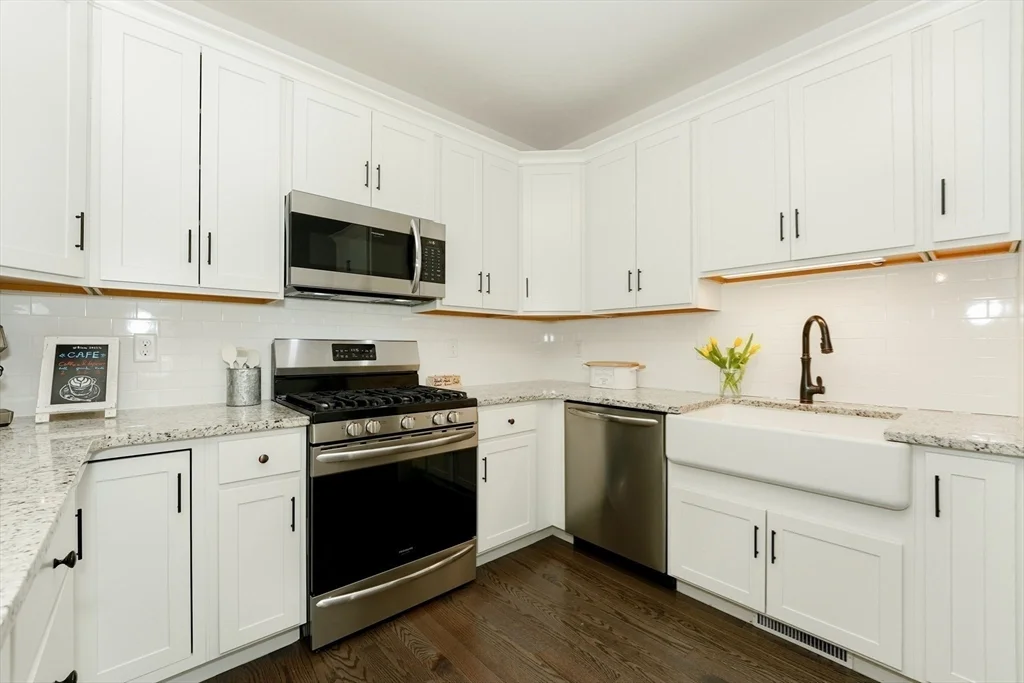 4 bed, 3 bath apartment for rent at 18 Cleary Cir Unit 18, Norfolk — photo 9 of 28