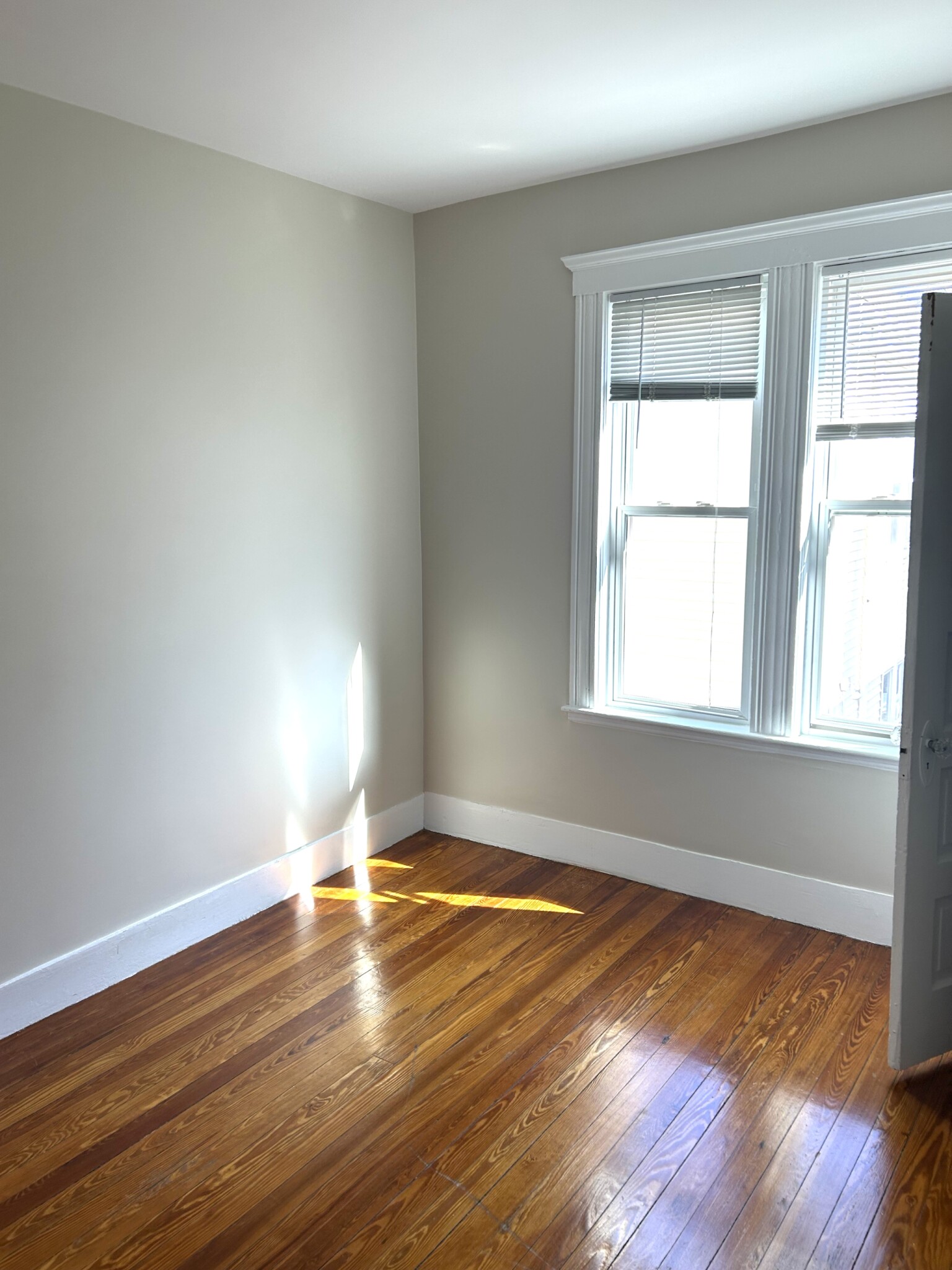 3 bed, 1 bath apartment for rent at 18 Cliff St Unit 2, Salem — photo 10 of 22