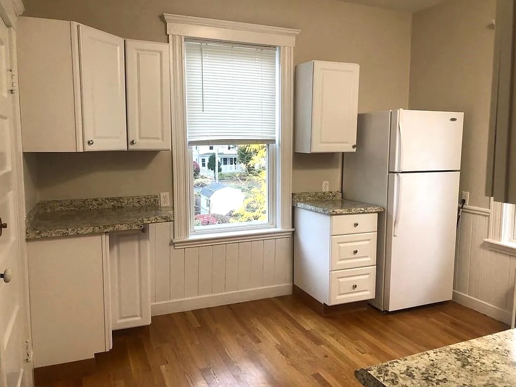 3 bed, 1 bath apartment for rent at 18 Cliff St Unit 2, Salem — photo 6 of 22