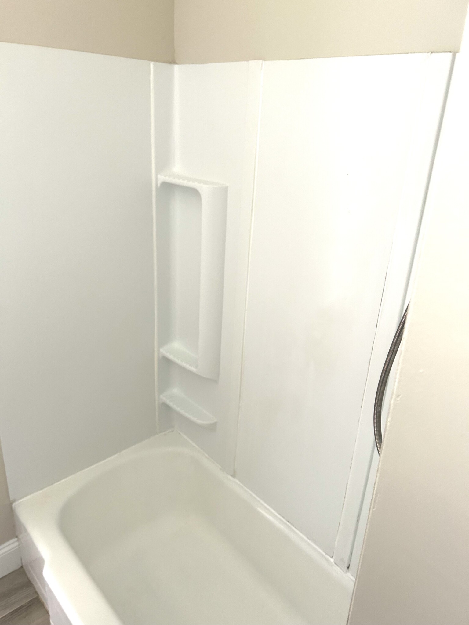 3 bed, 1 bath apartment for rent at 18 Cliff St Unit 2, Salem — photo 19 of 22