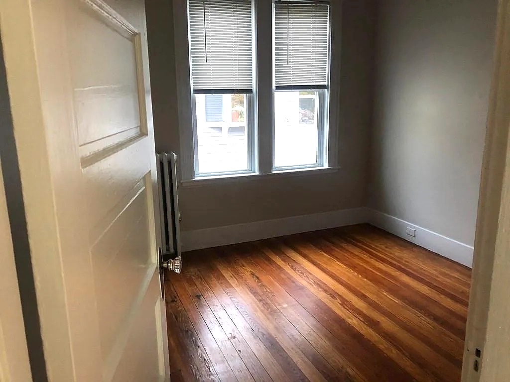 3 bed, 1 bath apartment for rent at 18 Cliff St Unit 2, Salem — photo 15 of 22